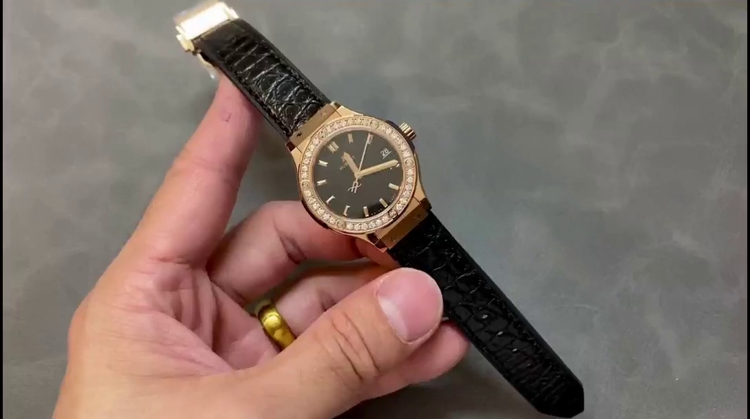 Hublot Classic Fusion 581.OX.1480.RX.1704 33mm Ladies Replica Watch - QualitySwissReplica
