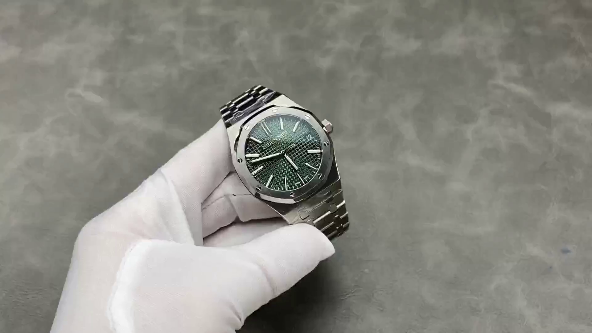 AP Royal Oak 41 Green Dial 15510ST.OO.1320ST.09 1:1 Clone Luxury Watch - QualitySwissReplica