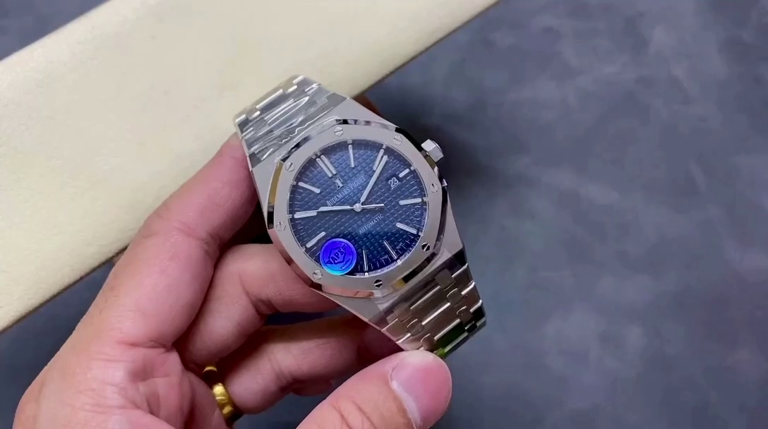 AP Royal Oak Selfwinding 41mm 15400ST.OO.1220ST.03 Blue Dial 1:1 Clone - QualitySwissReplica