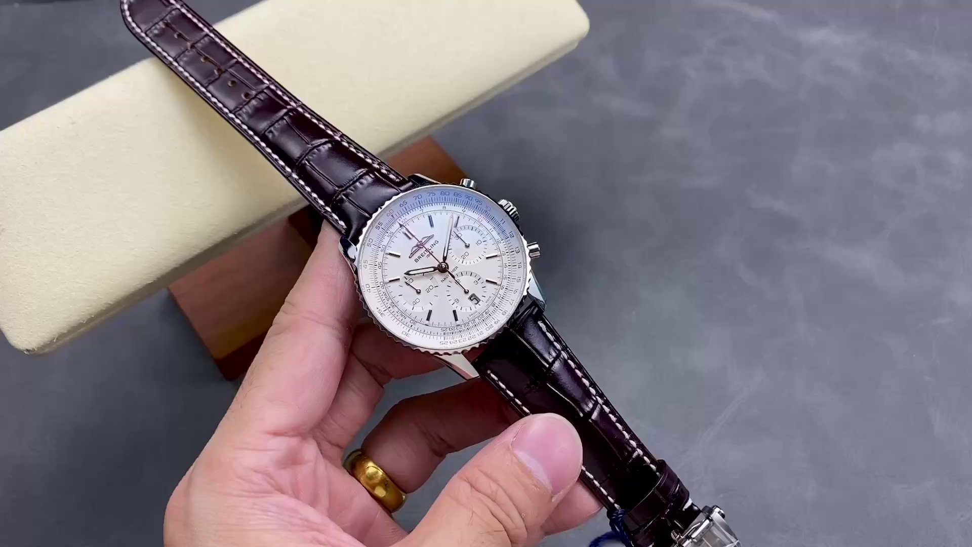 Breitling Navitimer B01 Chronograph 41 AB0139211G1P1 Replica - QualitySwissReplica