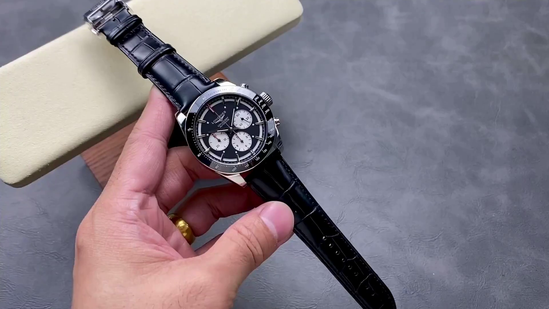 Longines Conquest L3.835.4.52.6 Black Leather Strap Chronograph 42MM 1:1 Clone - QualitySwissReplica