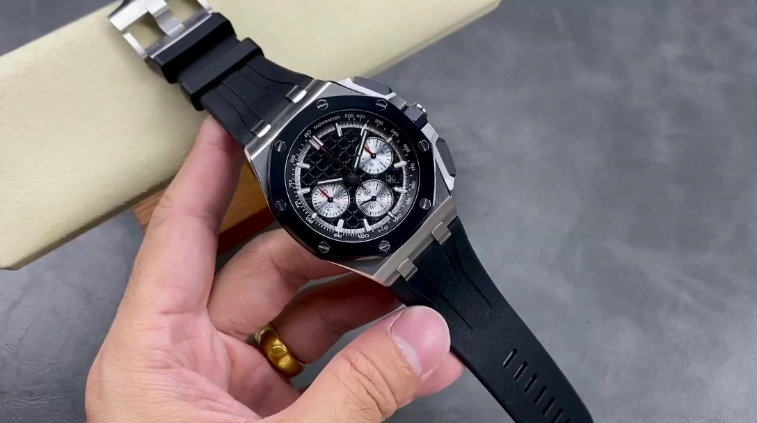 AP 26420SO.OO.A002CA.01 Royal Oak Offshore Chronograph 43MM Replica Black Dial - QualitySwissReplica