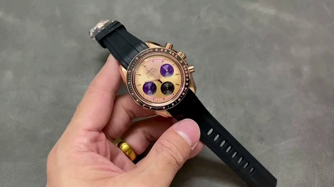 Omega Speedmaster 310.62.42.50.99.001 42mm 1:1 Clone Rose Gold Watch - QualitySwissReplica