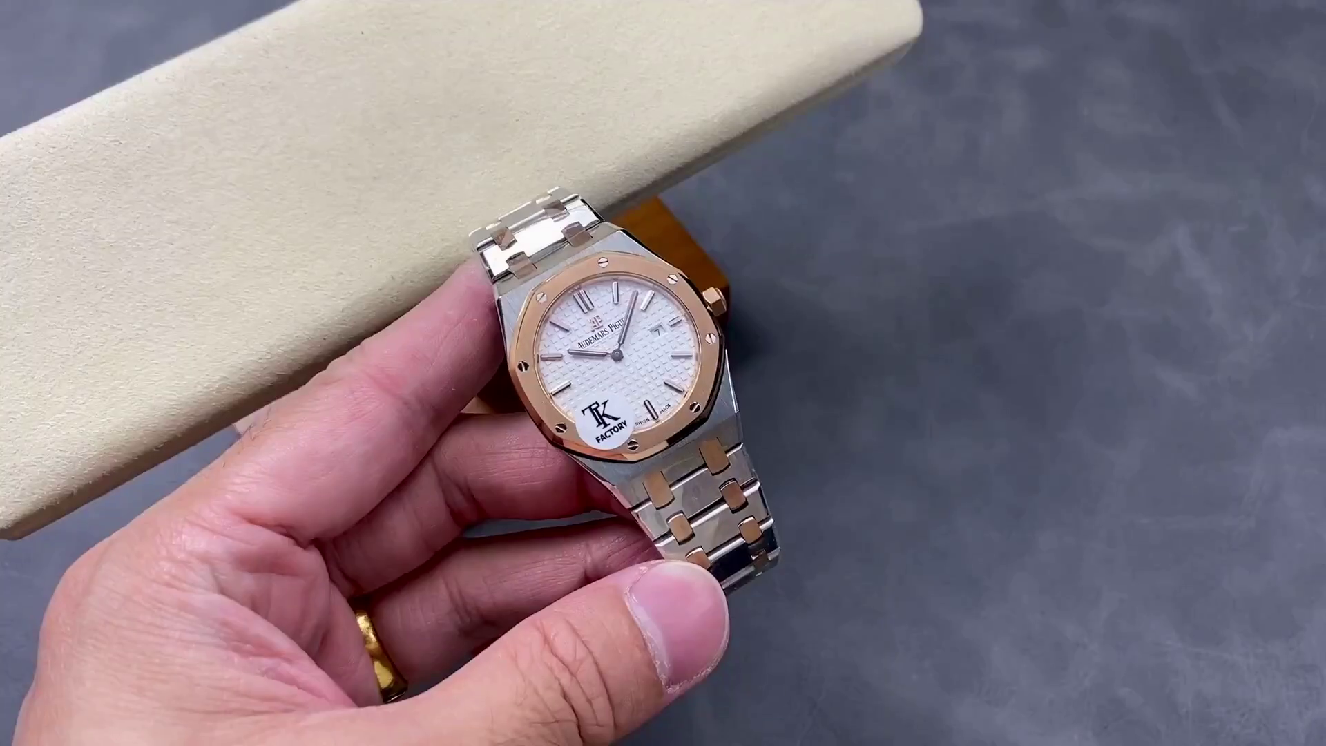 AP 77350SR.OO.1261SR.01 Royal Oak 34 Two-Tone 1:1 Clone Women's Watch - QualitySwissReplica