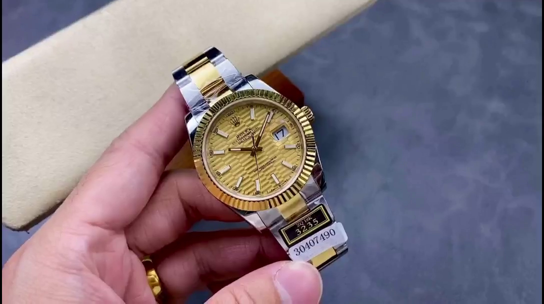 Rolex Datejust 126233 Champagne Motif dial 36MM Unisex Replica Watch - QualitySwissReplica