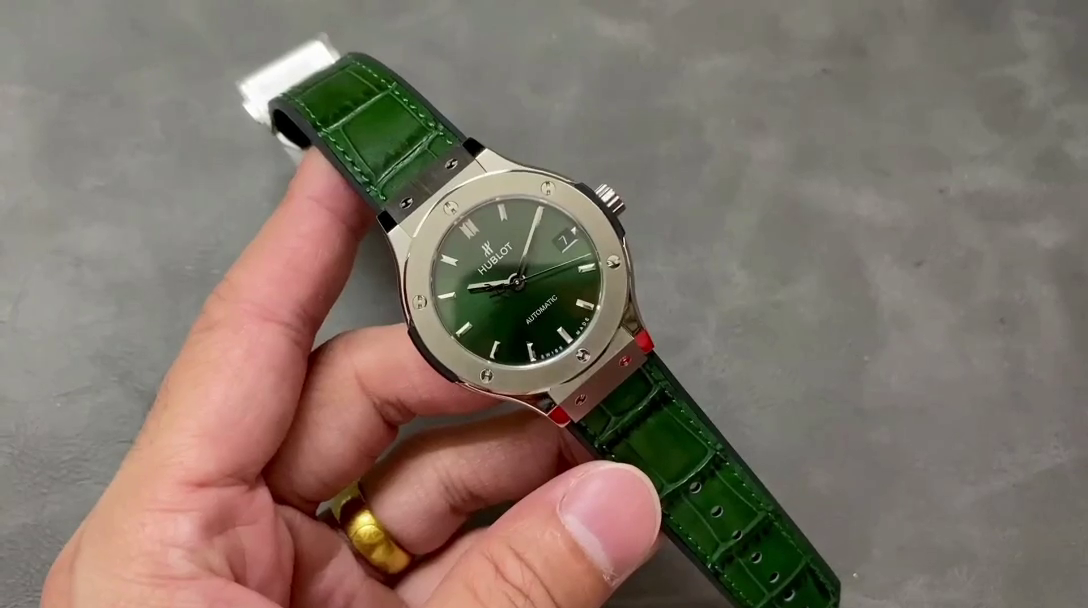 511.NX.8970.LR Hublot Classic Fusion Automatic Green - QualitySwissReplica